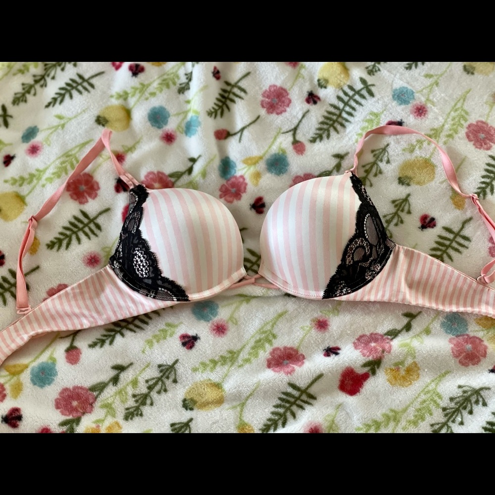 32B bombshell plunge